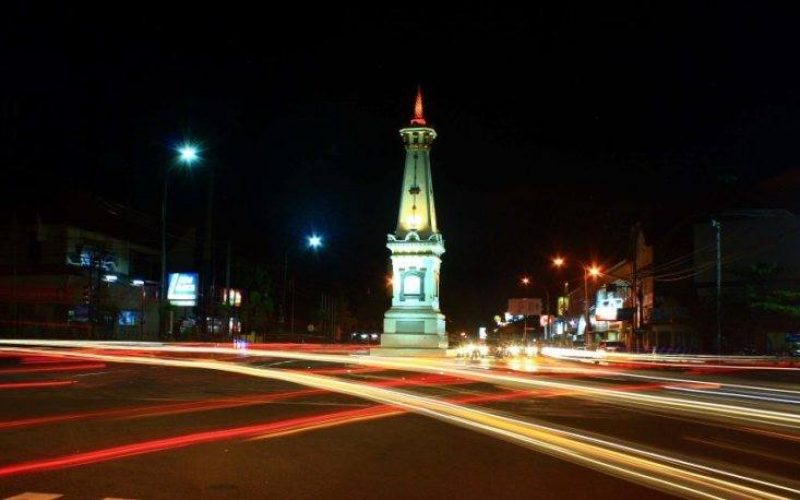 Lampu Sorot Tugu/Monumen